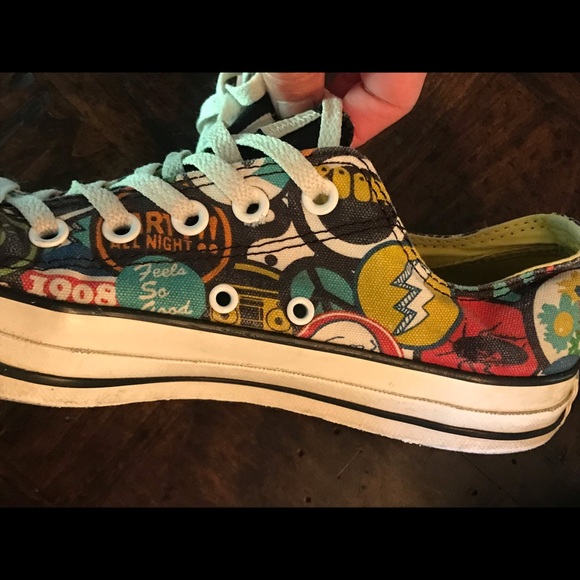 Converse with comic graphics - Picture 4 of 10